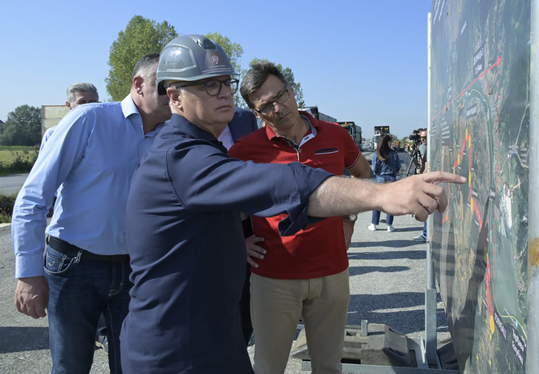 Počelo asfaltiranje prve deonice Dunavskog koridora: Od Beograda do Srebrnog jezera stizaće se za 40 minuta!