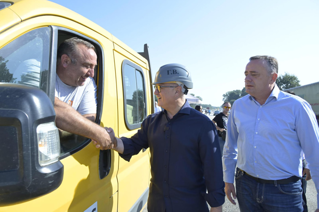 Počelo asfaltiranje prve deonice Dunavskog koridora: Od Beograda do Srebrnog jezera stizaće se za 40 minuta!