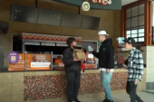 Dostavljač hrane upucao jutjubera koji nije hteo da ga ostavi na miru (VIDEO)