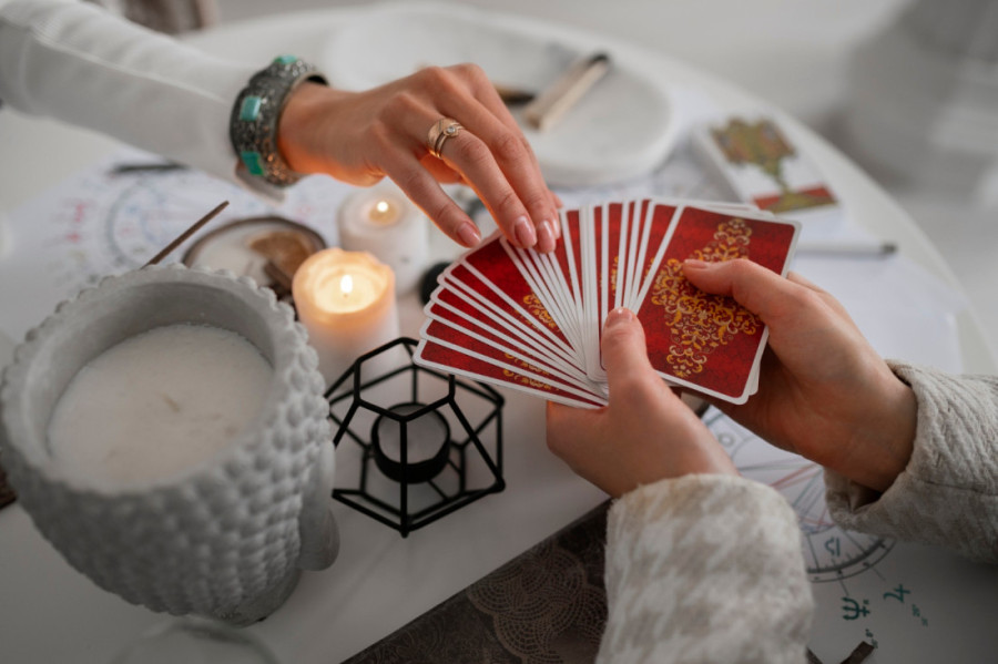 Mesečni tarot horoskop za novembar: Pogledajte kartu za svaki znak jer ovo je vreme velikih promena