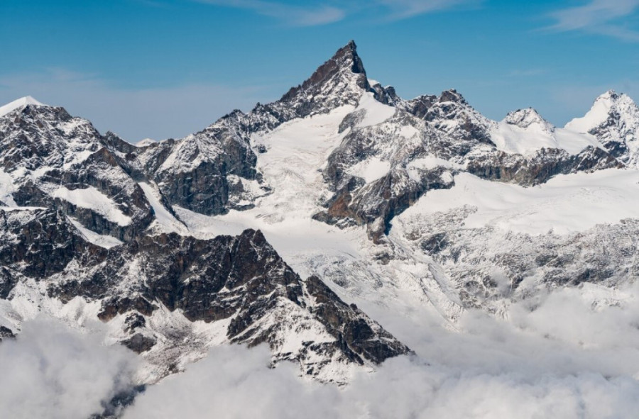 Planinari koji se budu peli na Mont Everest moraće da nose vreće za izmet i da ih pokažu na povratku u bazni kamp