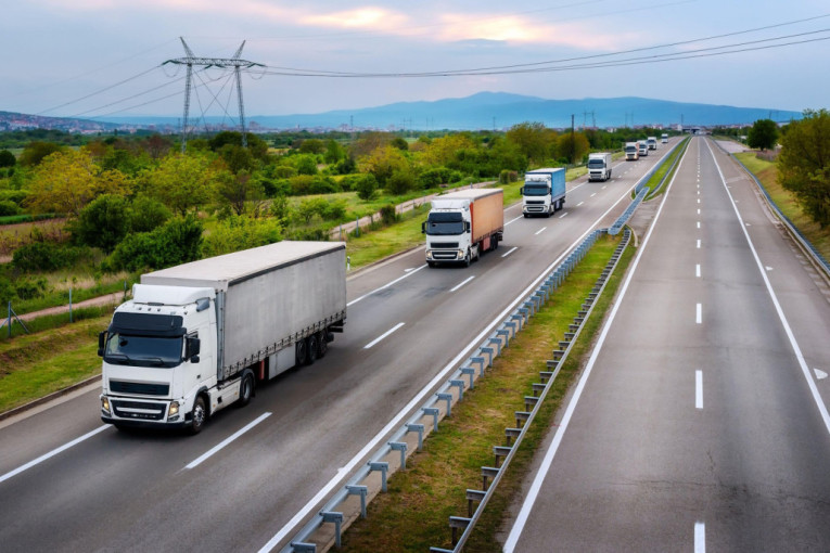 Horor u Iraku: Iskopava se masovna grobnica u kojoj su mnogi obezglavljeni (FOTO)