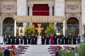 Nova odluka Vatikana: Transseksualne osobe mogu da se krste, da budu krštene, kao i da budu svedoci na venčanjima