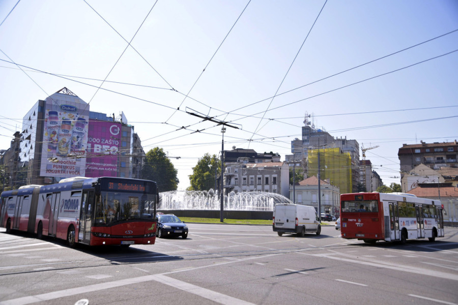 Dojava o bombi na Karaburmi! Hitno evakuisan tržni centar!