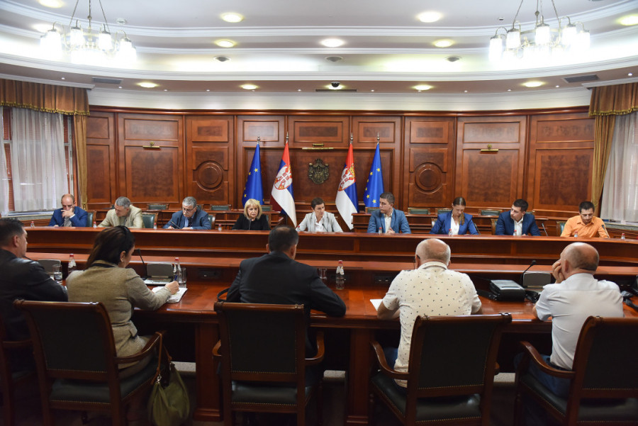 Premijerka sa sindikatima prosvete: Vlada će predložiti Protokol za povećanje naknade za razredne starešine