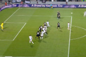 Živković "nije hteo", ali je ipak dao gol! Pogledajte kako je Srbin digao na noge "Tumbu" (VIDEO)