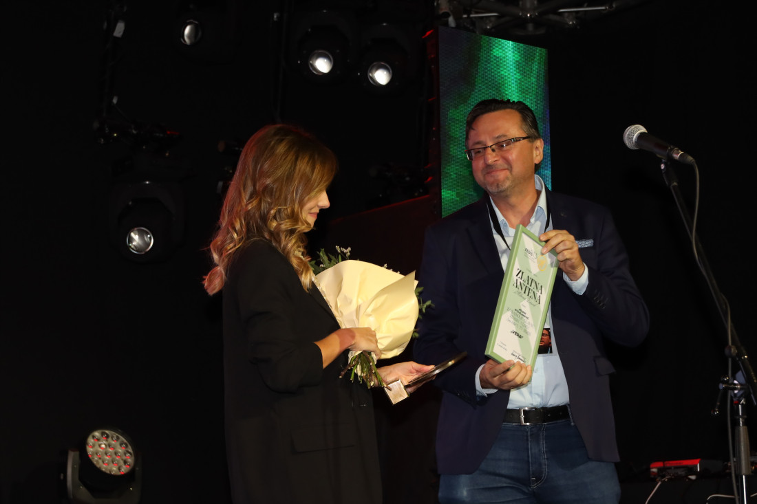 Jovani Stojiljković nagrada "Milena Dravić": Dodeljene "Zlatne antene" za najbolje serije (FOTO)