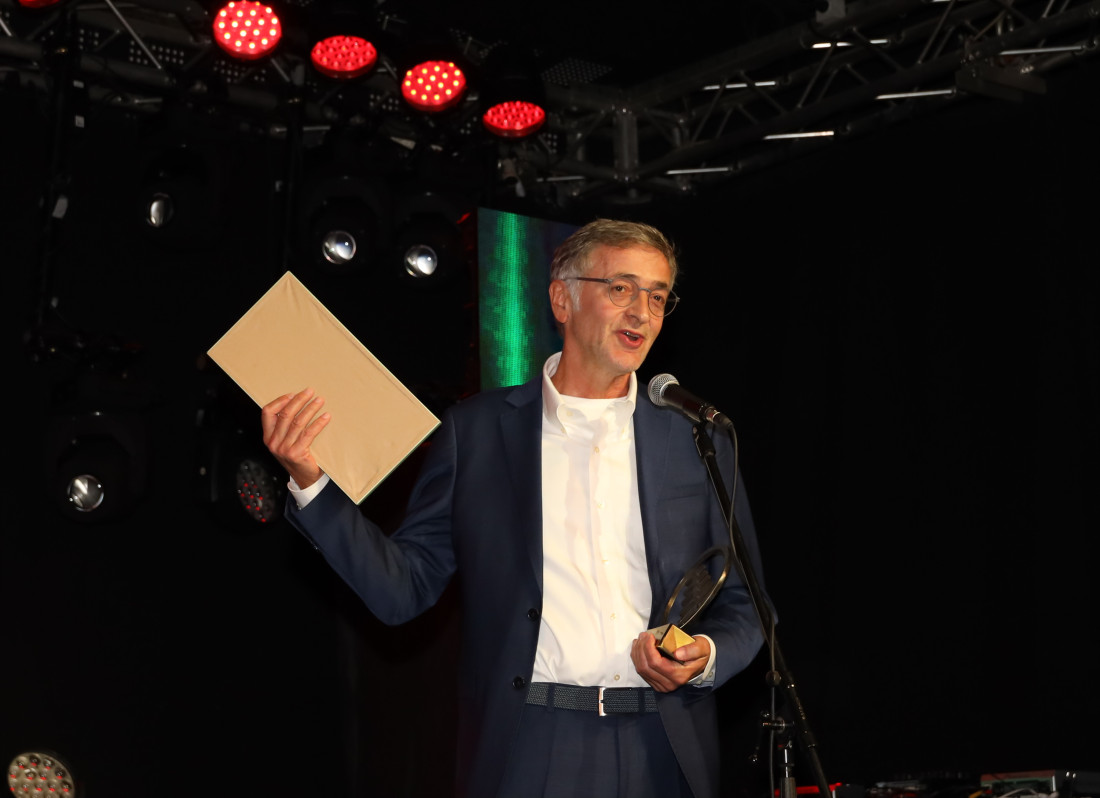 Jovani Stojiljković nagrada "Milena Dravić": Dodeljene "Zlatne antene" za najbolje serije (FOTO)