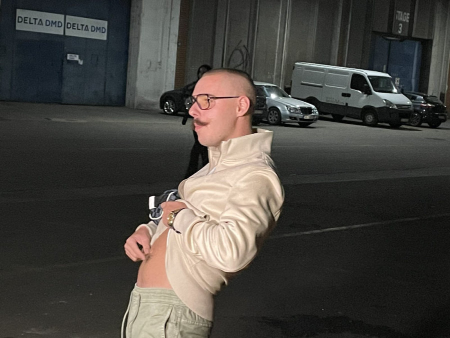 Lule Pljugica kvadom upao u kafić! Bahato ponašanje mladog repera