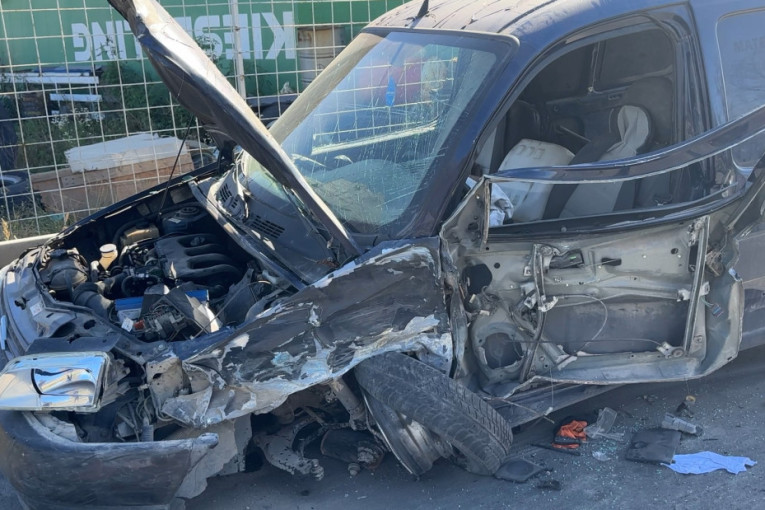 Teška saobraćajka kod Čačka: Sudarili se cisterna i pikap vozilo - ima povređenih! (FOTO)