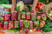 "Karavan zimnice" ovog vikenda na pijaci "Đeram": U ponudi ajvar, rakija, domaći sokovi, zimske salate…