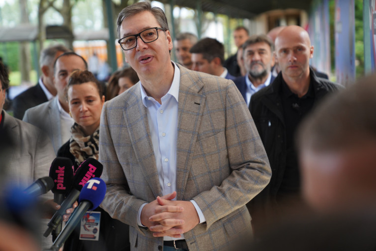 Tajkunski mediji ponovo uhvaćeni u laži: Napadaju Vučića zbog siromaštva koje je prepolovljeno (VIDEO)