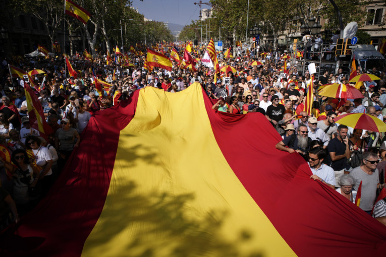 Hiljade ljudi protestovale u Barseloni: Ovo je razlog!