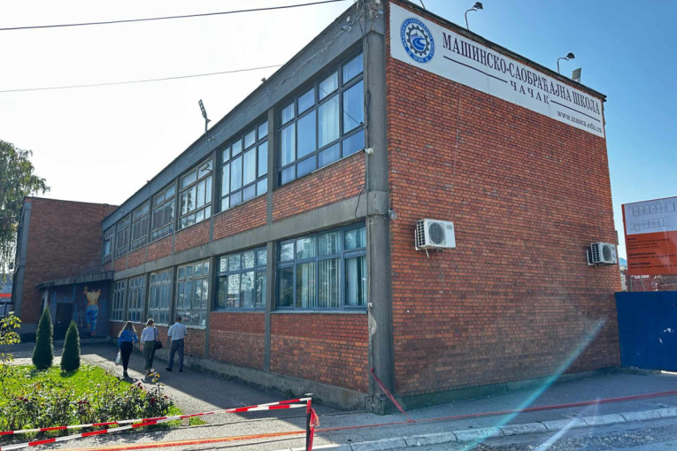 Detalji tuče u školi u Čačku: Tri učenika primljena u bolnicu, veći incident sprečili dežurni profesor i školski policajac!