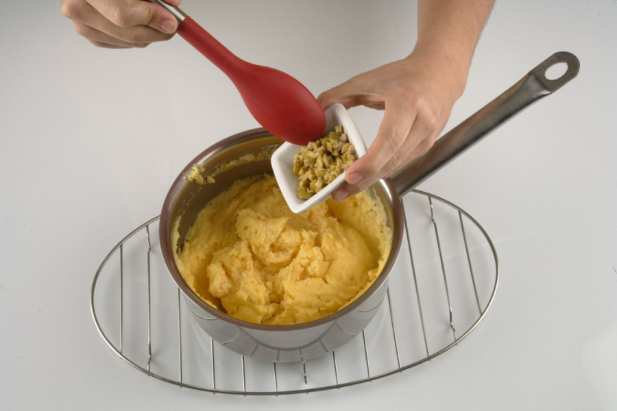 Ostalo vam je palente od doručka? Napravite kuglice koje su savršene uz sir