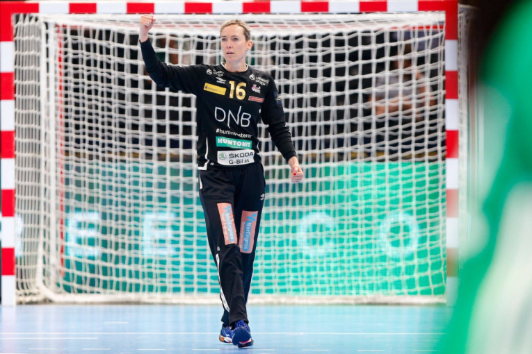 Žena trenera niškog Radničkog "ubija" i u 43. godini: Lepa Norvežanka spustila roletnu u Ligi šampiona