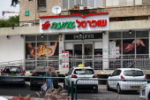 Izraelci mahnito kupovali, sada im ograničili i kupovinu vode! (FOTO/VIDEO)