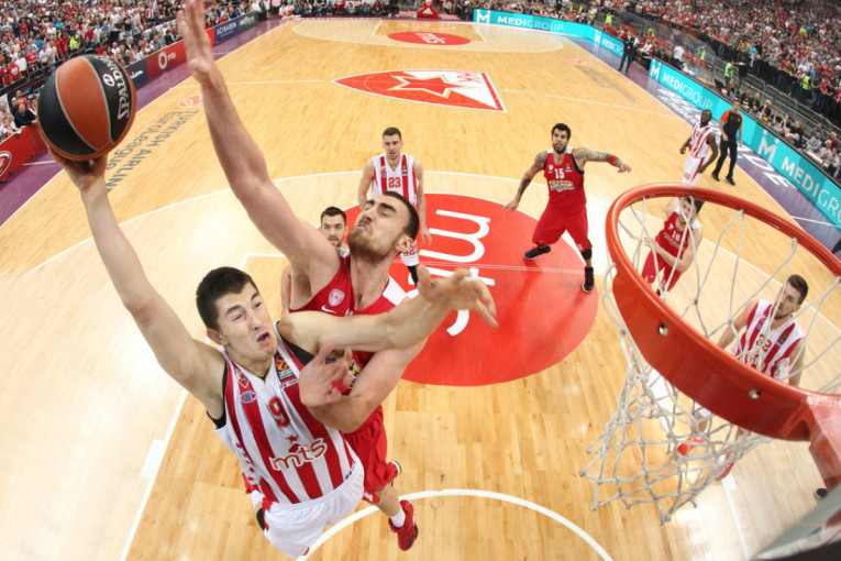 Mitrović obeležio 2023. godinu: Najveći oslonac mi je porodica, ništa bez nje - otvoreno o svemu za 24sedam