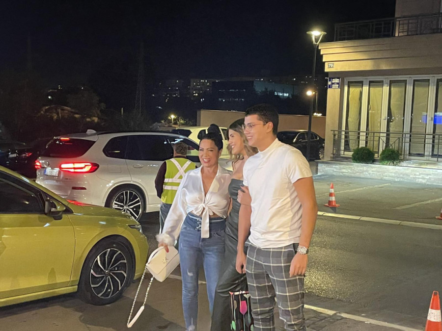 Đani slavi rođenje unuke: Pevač i njegova Slađa presrećni, na veselje pristižu poznati (VIDEO)
