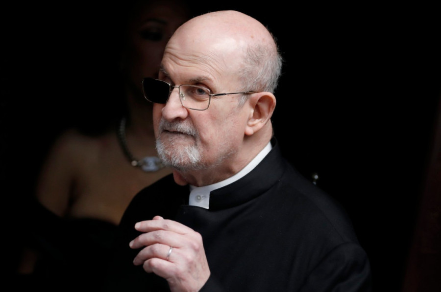 Salman Ruždi tri godine nakon pokušaja ubistva: Terapeut mi kaže da sam "opasan tip" (FOTO)