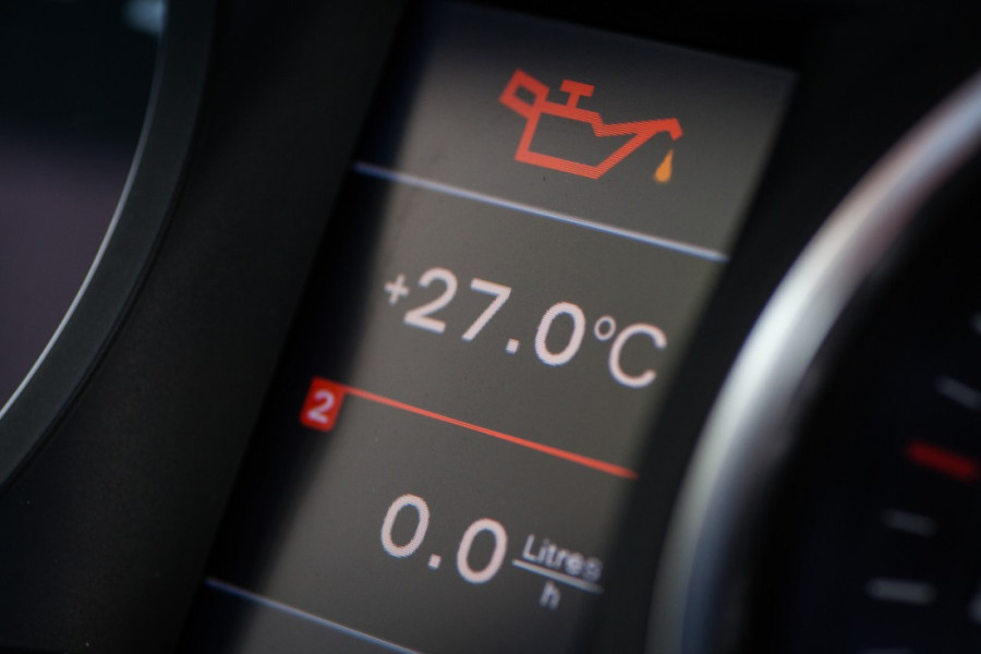 Najvažnija lampica u automobilu: Ako je ignorišete, rizikujete ogroman kvar koji će vas skupo koštati