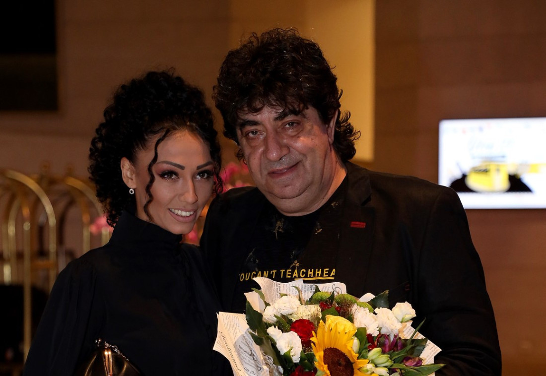 Pevačica nedavno dobila bebu sa 30 godina starijim kompozitorom, a sada šokirala: Mi ne živimo zajedno!