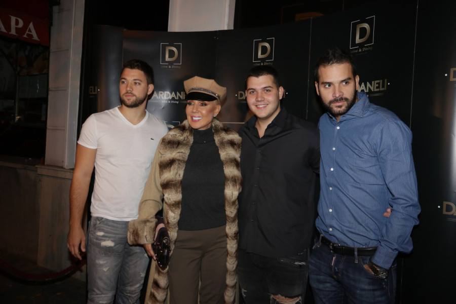 Viktor Živojinović počeo da sarađuje sa majkom Brenom, u njenom je timu: Pevačica otkrila kako se snalazi