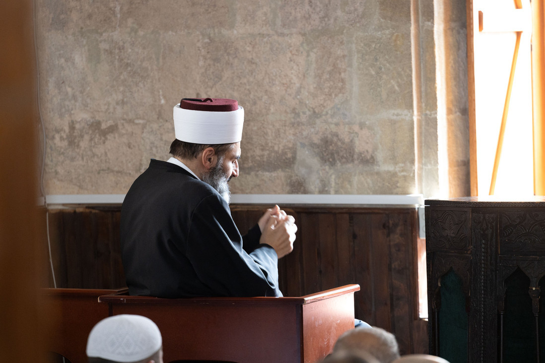 Snažan poziv na mir sa skupa podrške Palestini u Bajrakli džamiji: Živite u miru, mir zaslužuje svaki čovek, biljka i životinja (FOTO/VIDEO)