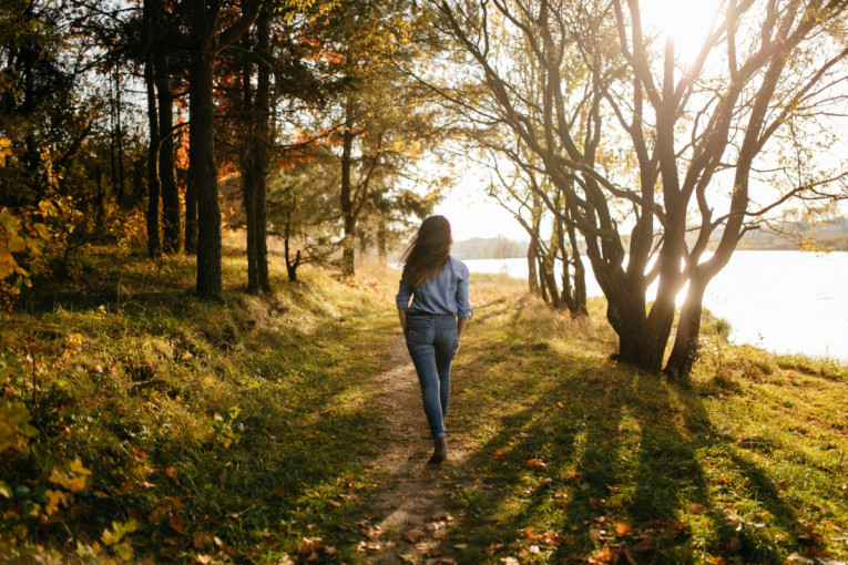 Vodi do srećnijeg i zdravijeg života: Kako hodanje od sat vremena dnevno tokom 30 dana menja vaše telo i psihu