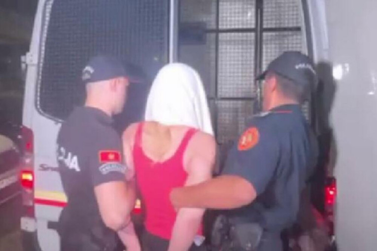 Peškir preko glave i gola ramena: Ovako je privedena Katarina Baćović, osumnjičena u aferi "Tunel" (FOTO)