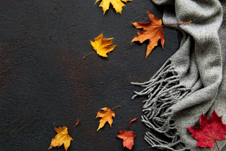 Budite šik i po ciči zimi: Poznata tiktokerka predlaže tri elegantna načina da stilizujete šal (VIDEO)