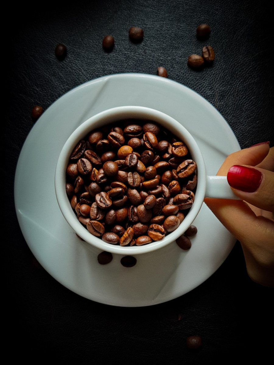 Svaka baka u Grčkoj drži šoljicu sa socom od kafe kraj prozora: Kad saznate zašto, i vi ćete je staviti odmah tamo