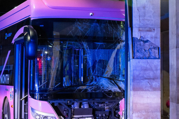 Druga nesreća električnog autobusa u Veneciji: Gradonačelnik stopirao rad vozila firme "La Linea"