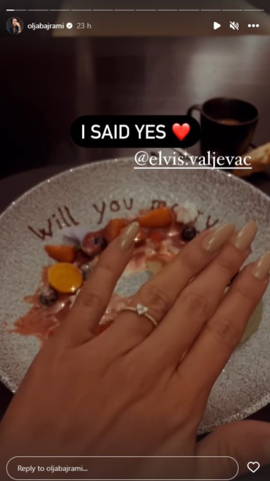 "Smrskala sam dijamantski prsten i bacila ga": Olja Bajrami zbog izdaje raskinula veridbu!