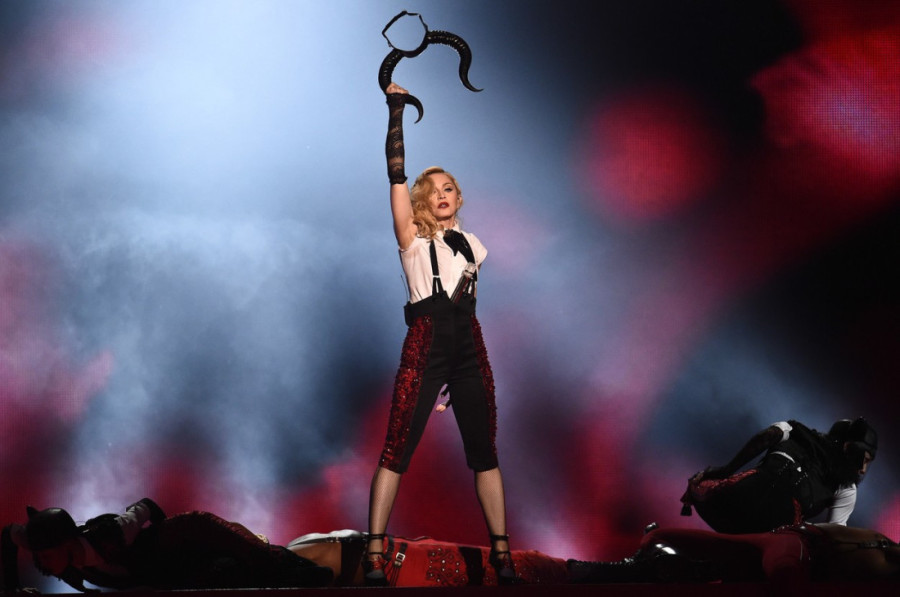 Madonin fan podneo tužbu protiv pevačice zbog eksplicitnih scena na koncertu: Izložila nas je pornografiji bez upozorenja!