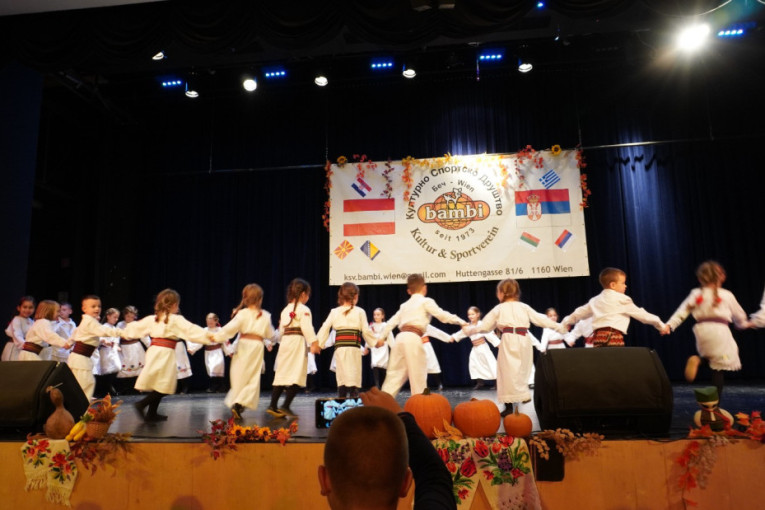 Rekordan broj posetilaca na manifestaciji „Bambijevo veče srpske tradicije i kulture“ (FOTO)