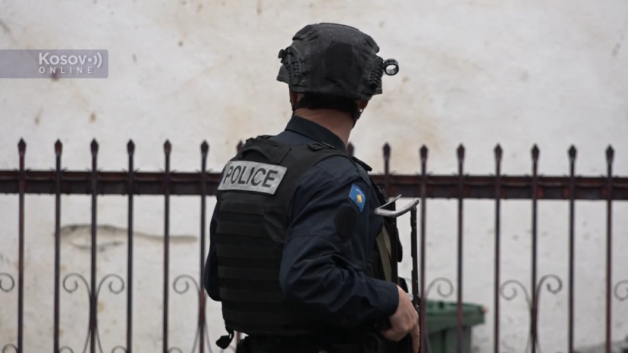 Teror ne prestaje: Kurtijevi specijalci pretresaju srpska porodična imanja i u blizini obdaništa naočigled dece (VIDEO)