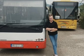 Svi su bili iznenađeni kad su za volanom ugledali nju: Gorica jedina žena koja vozi gradski autobus u Prijepolju (FOTO)