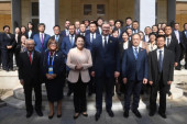 Predsednik Vučić sa Čen Bo obišao Kineski institut za međunarodne studije u Pekingu; Čast i zadovoljstvo (FOTO)