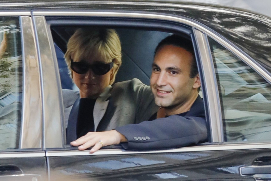 Uprkos gnevu kraljevske porodice "Kruna" otkriva detalje romanse Dajane i Dodija: Šokantna sličnost glumaca sa čuvenim parom (FOTO/VIDEO)