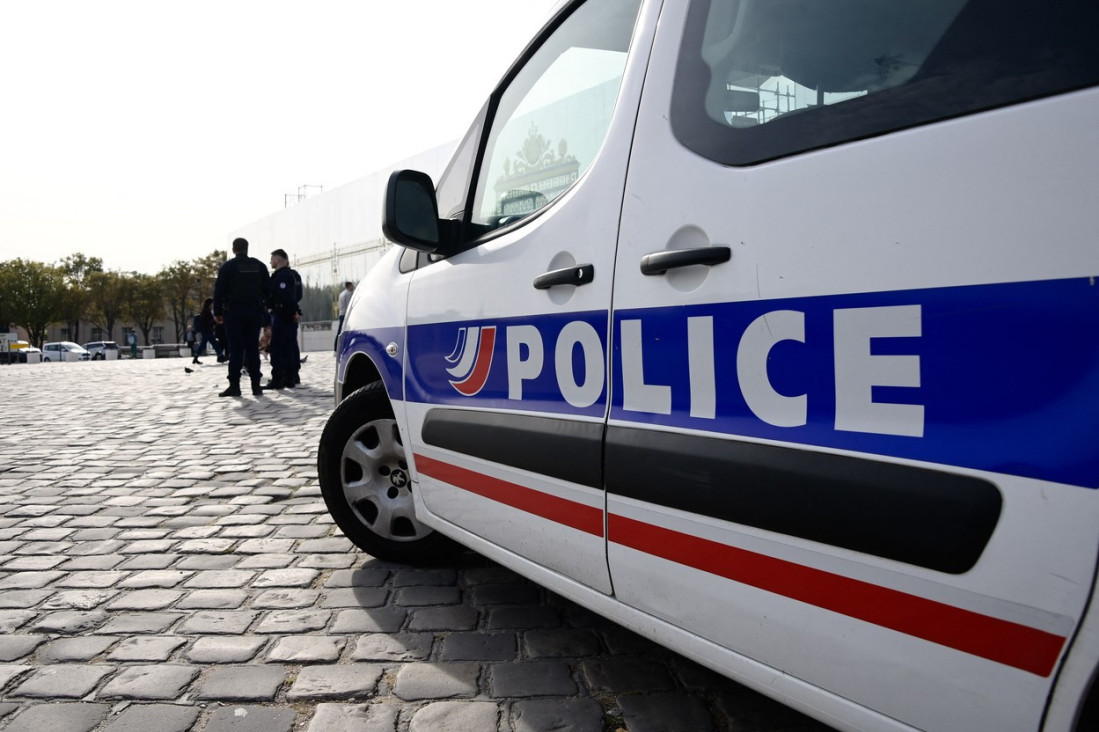 Užas u Parizu: Napadač nožem nasrnuo na tri osobe!