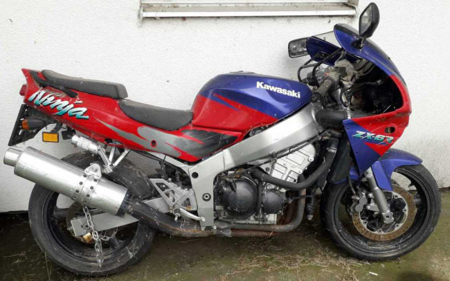 "Kavasaki" za 21.000 dinara, a "ford" za 39.000: Pogledajte koja sva vozila Carina prodaje (FOTO)