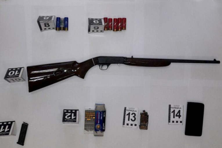 Pištolji, puška, municija: Arsenal zaplenjen u kući Negotinca