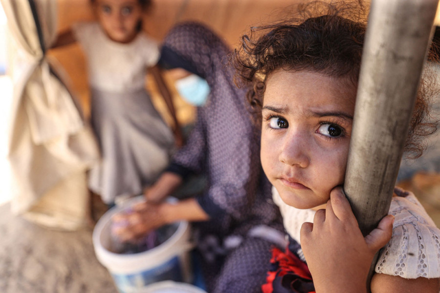 RAT NA BLISKOM ISTOKU Teške borbe oko bolnice Al-Amal; Oprečne reakcije Izraela i Hamasa na tvrdnje da je UNRWA umešana u napad