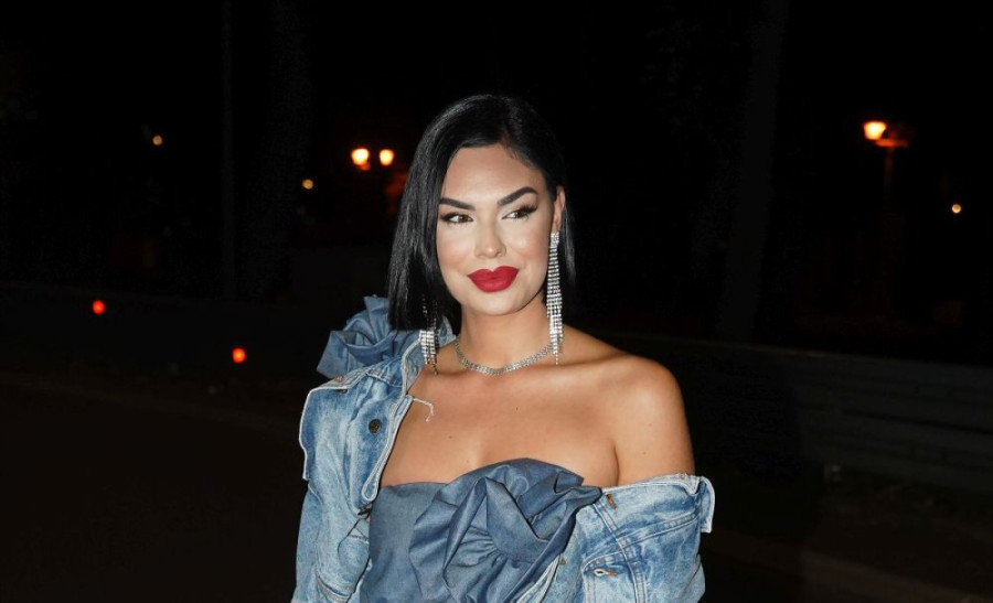 Naša voditeljka pokazala tetovažu preko celih leđa: Ovo mora da je bolelo za sve pare!