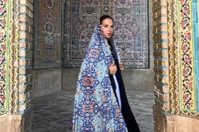Razglednica Nataše Ninković iz Irana: Bajkoviti prizori iz 1.001 noći i dugine boje u pink džamiji (FOTO+VIDEO)