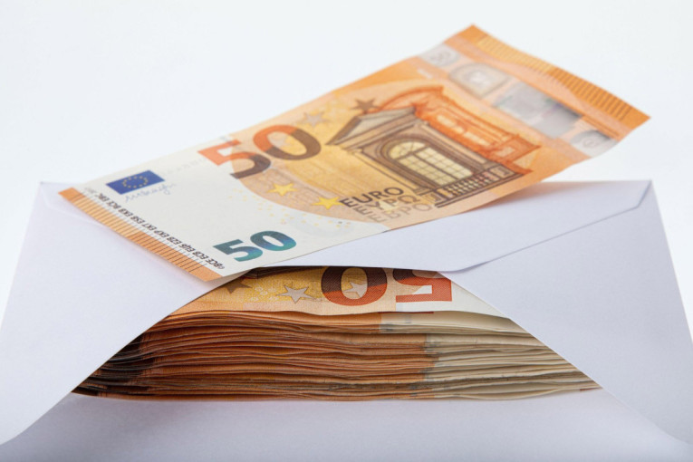 Objavljene zbirke za završni ispit: Maturantima dostupni zadaci sa završnih ispita u prethodnih 10 godina