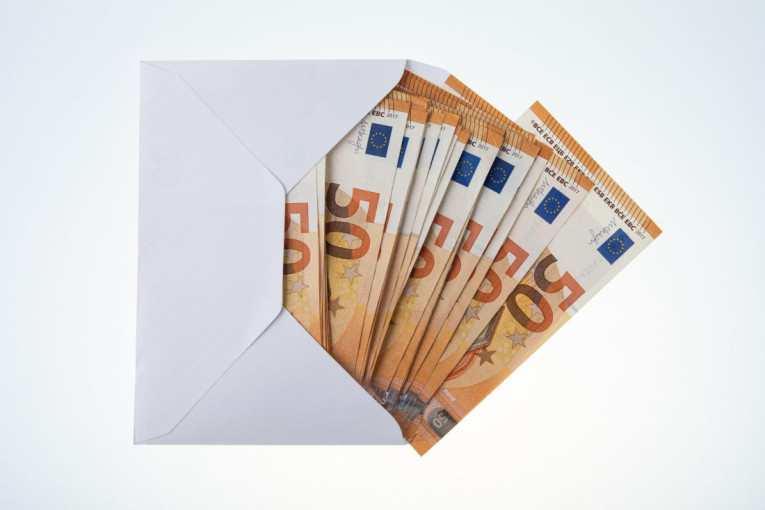 Hiljade evra pomoći države postale dug: Zanatlije se hvataju za glavu, sve moraju da vrate!