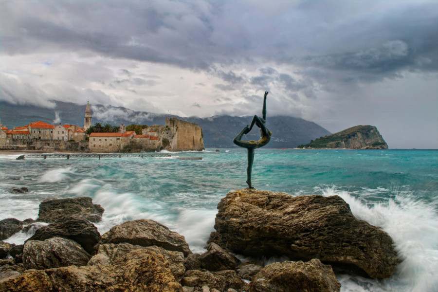 "Hrana je dobra, ovo je idealno mesto za odmor": U Budvu se "sjatili" turisti iz čitavog sveta