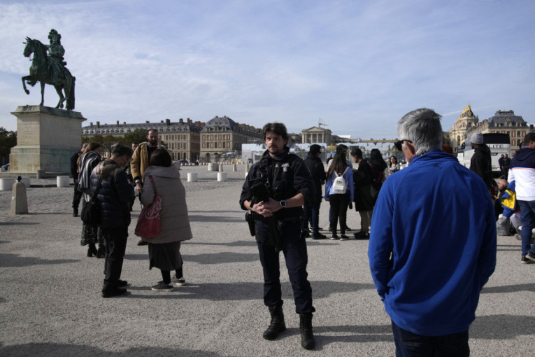 Versajska palata sedmi put za osam dana evakuisana zbog pretnje bombom